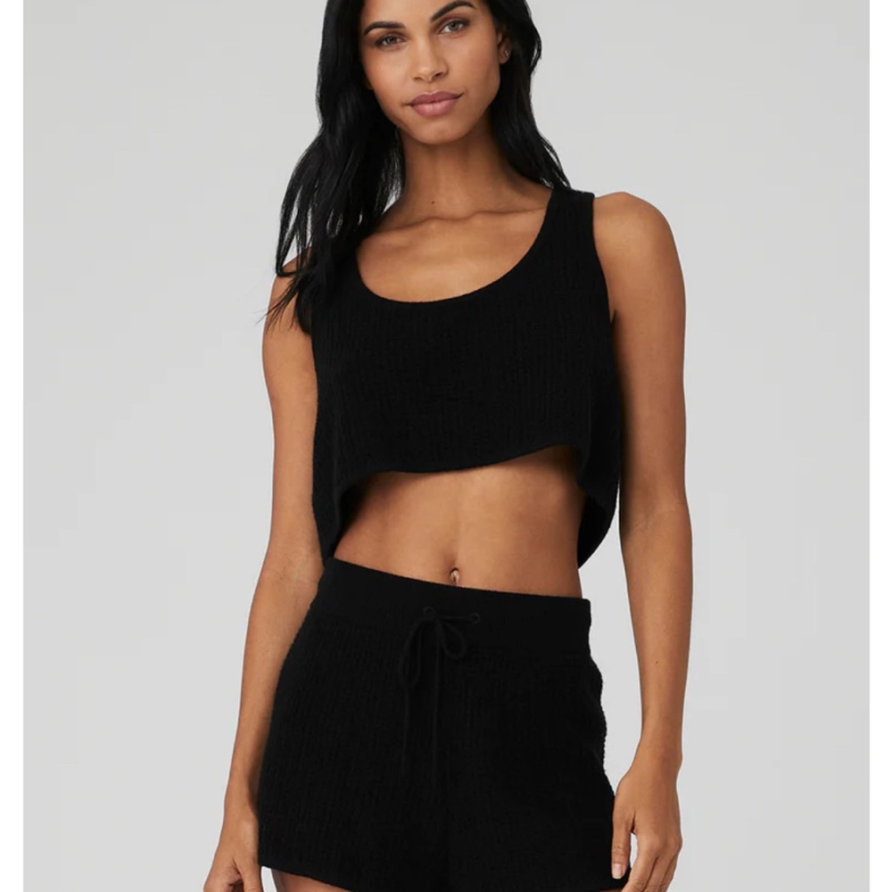 ALO Yoga Cashmere Plush Waffle Crop Top S in Black